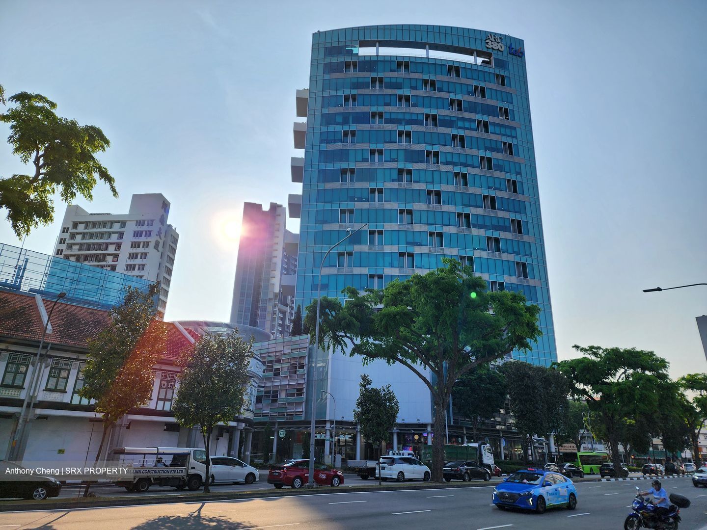 Arc 380 (D8), Retail - For Sale #100764241